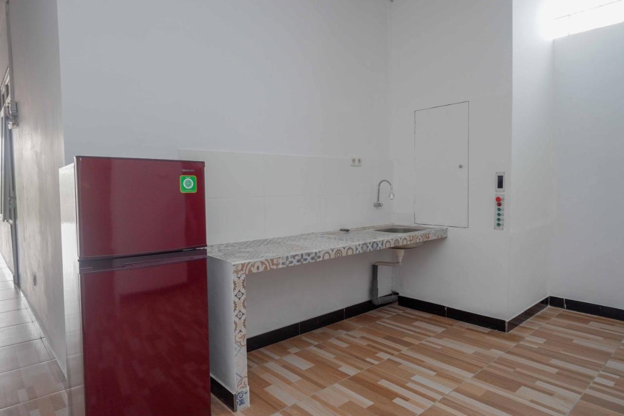 Reddoorz Plus Near Patung Kuda Undip Jatingaleh Екстериор снимка