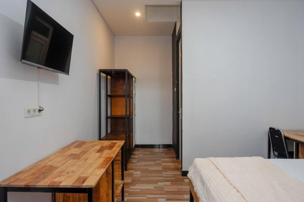 Reddoorz Plus Near Patung Kuda Undip Jatingaleh Екстериор снимка