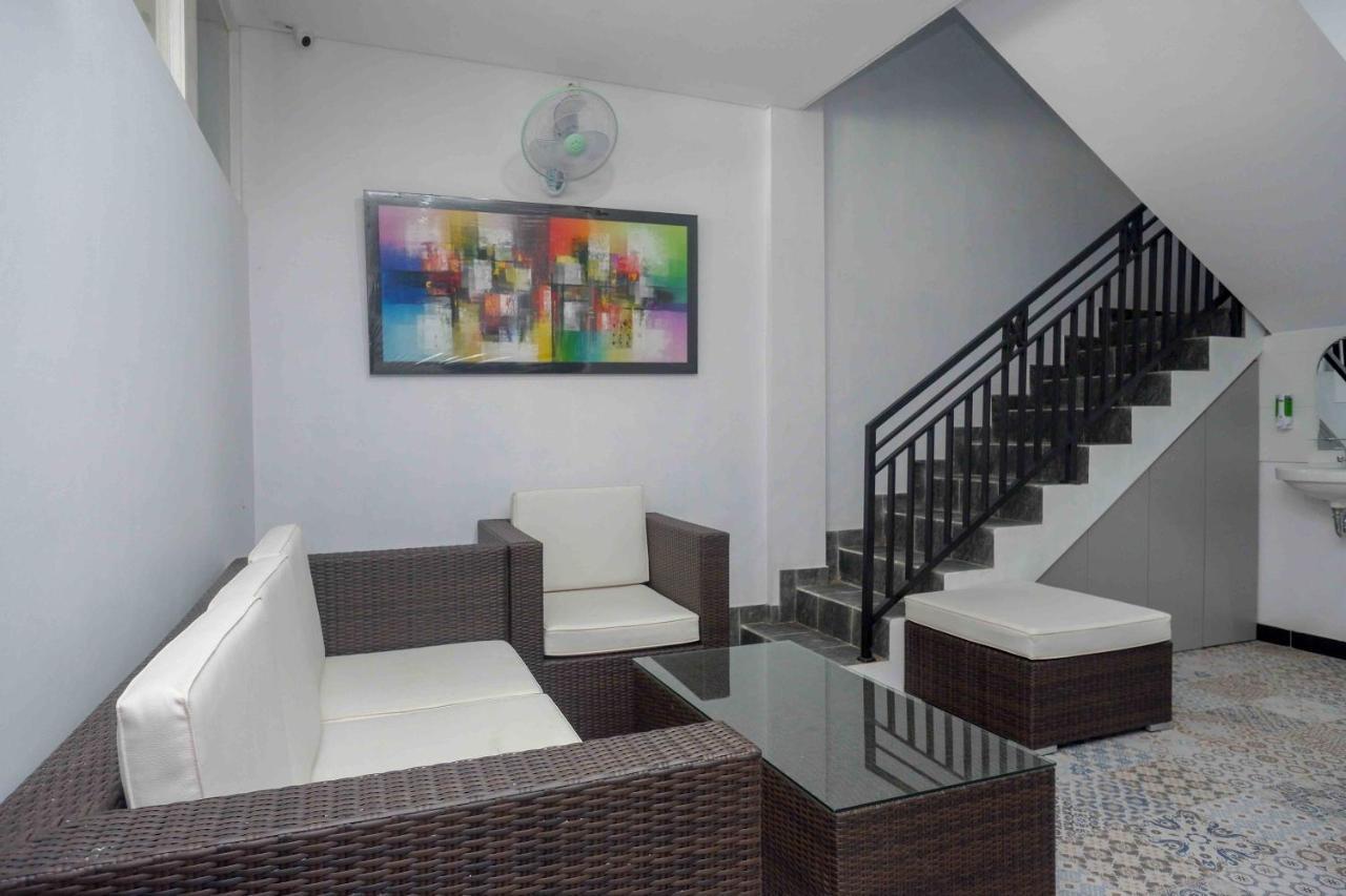 Reddoorz Plus Near Patung Kuda Undip Jatingaleh Екстериор снимка
