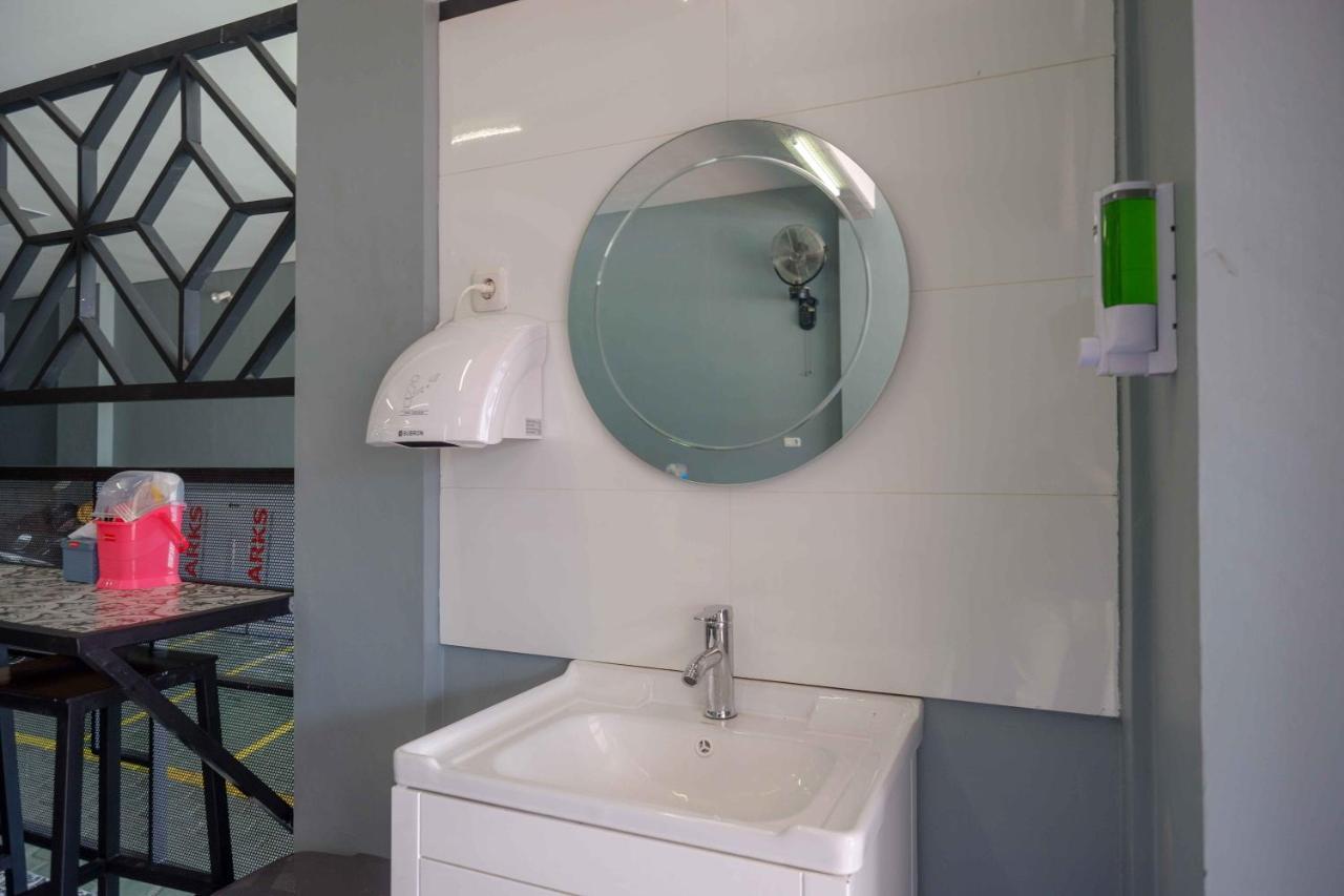 Reddoorz Plus Near Patung Kuda Undip Jatingaleh Екстериор снимка